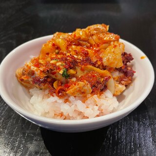 ピリ辛蒸し鶏丼